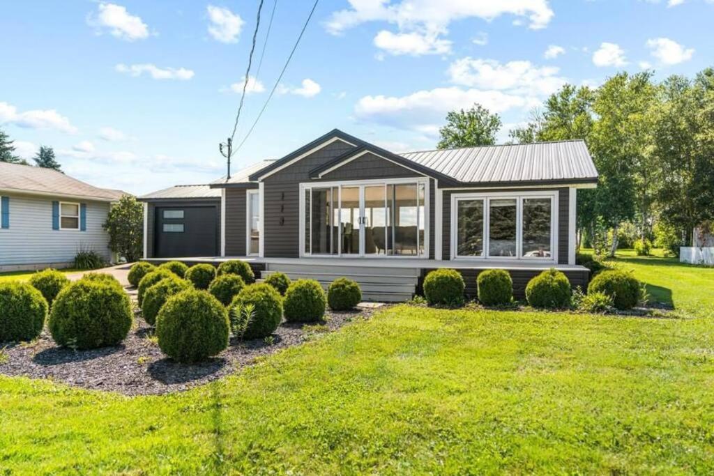 Waterfront Cottage "The Dream" With Private Hot Tub Shediac Esterno foto